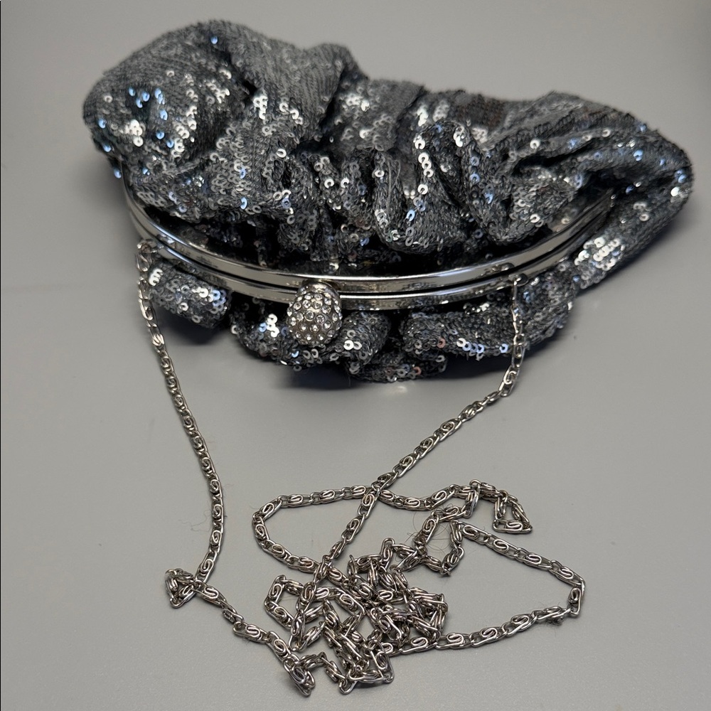 LULU TOWNSEND Elegant Silver Sequin Clutch